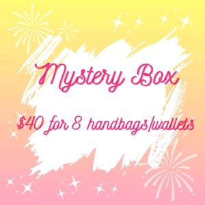 Lot of 8 handbags/wallets